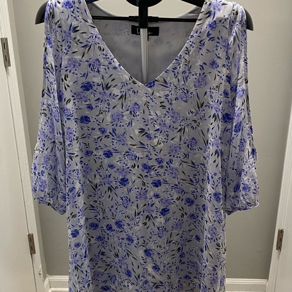 Blue Floral Sheer V-Neck Blouse | Lightweight Flowy Top | Size S - Picture 2 of 4